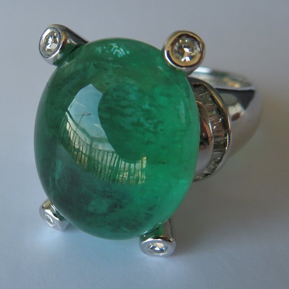 Tiffany & Co 18K White Gold HUGE Natural Emerald Cabochon Diamond Ring 17.85ct - Picture 4 of 17